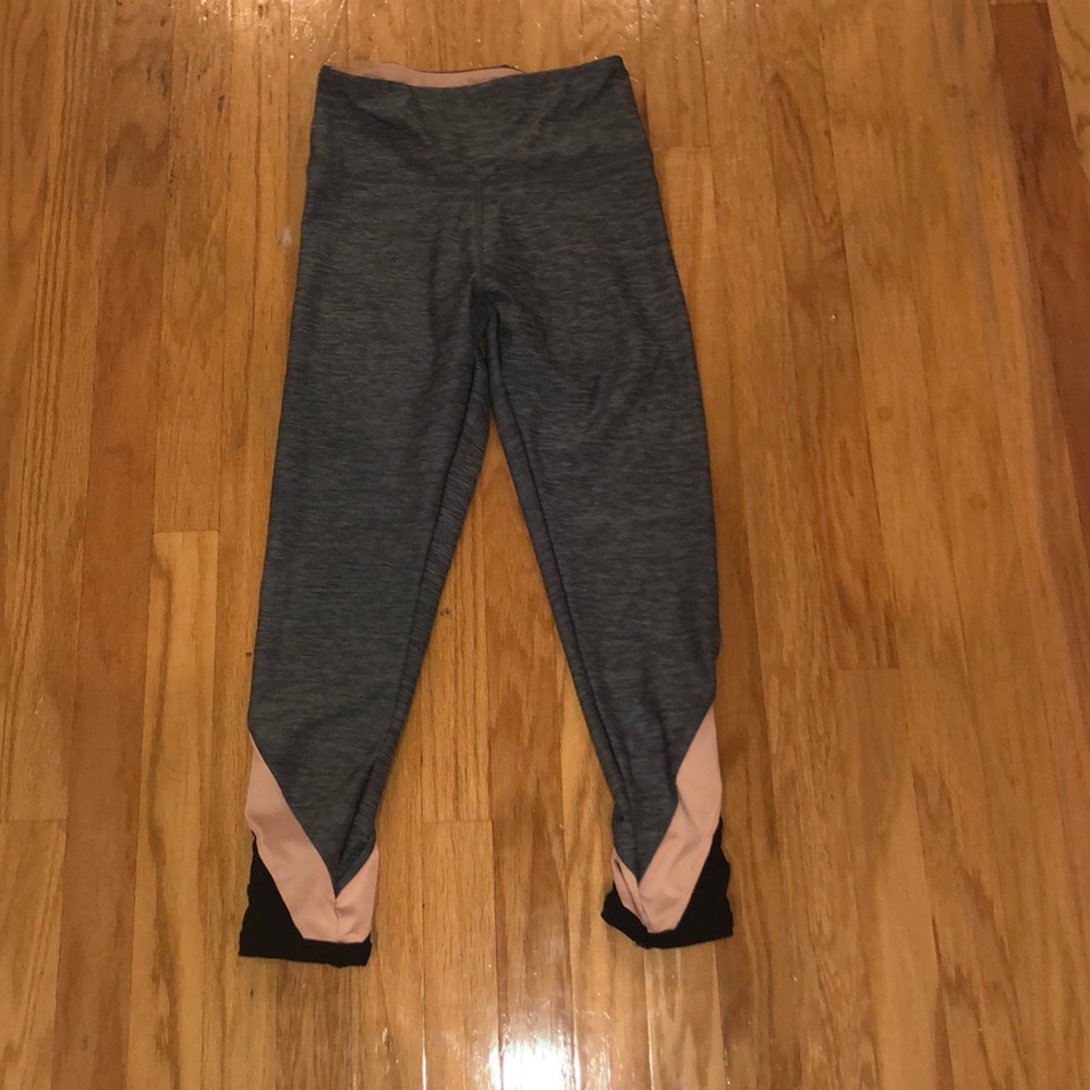 Grey yoga leggings